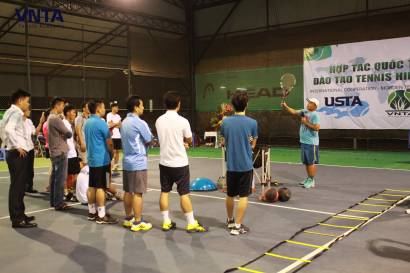 hoc tennis tai vnta academy 19