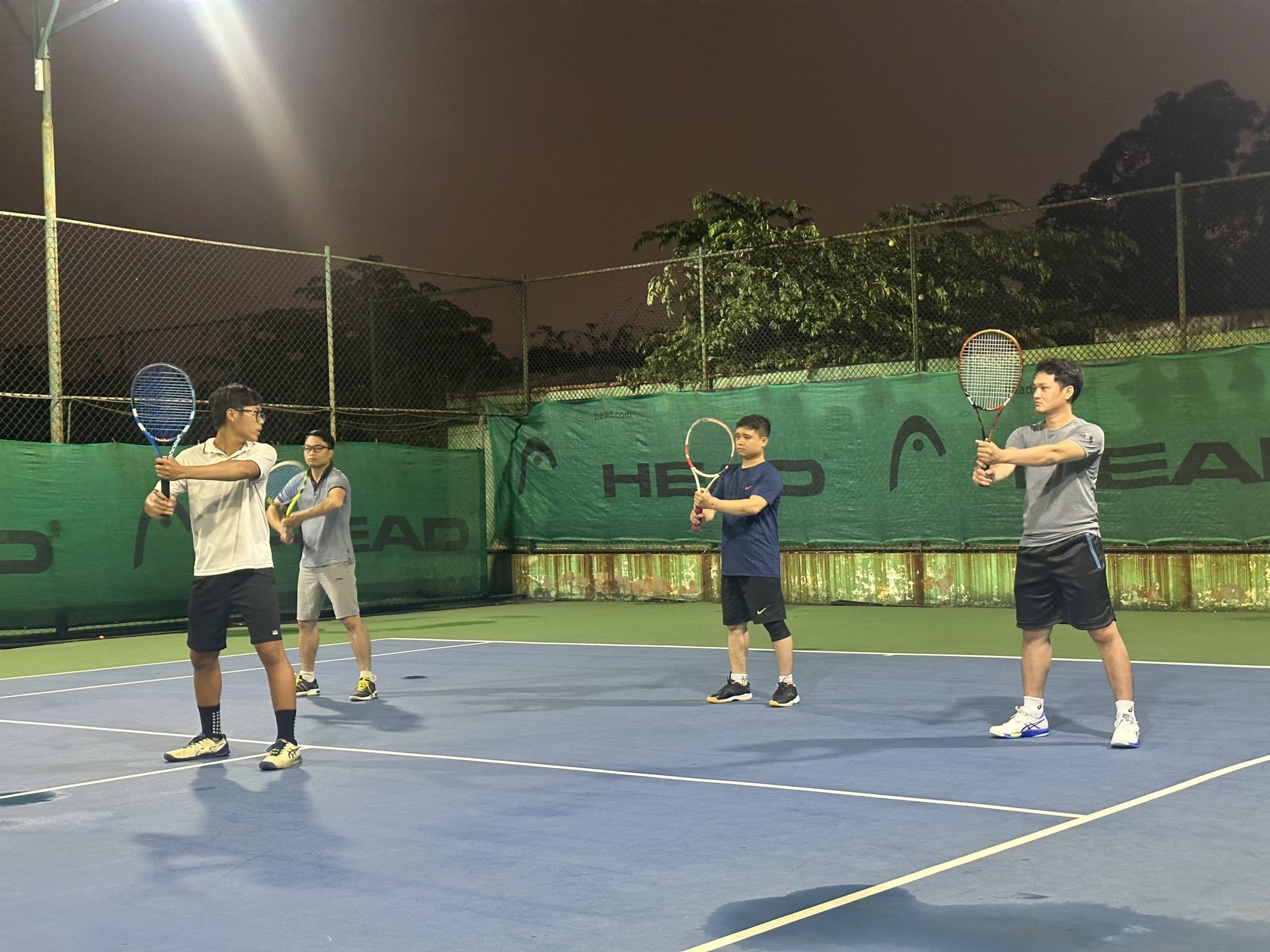 Khoá học Tennis cơ bản nhóm 3 tại Hà Nội