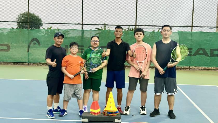 Khóa học Tennis cơ bản nhóm