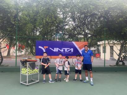 Khóa học Tennis trẻ em tại VNTA