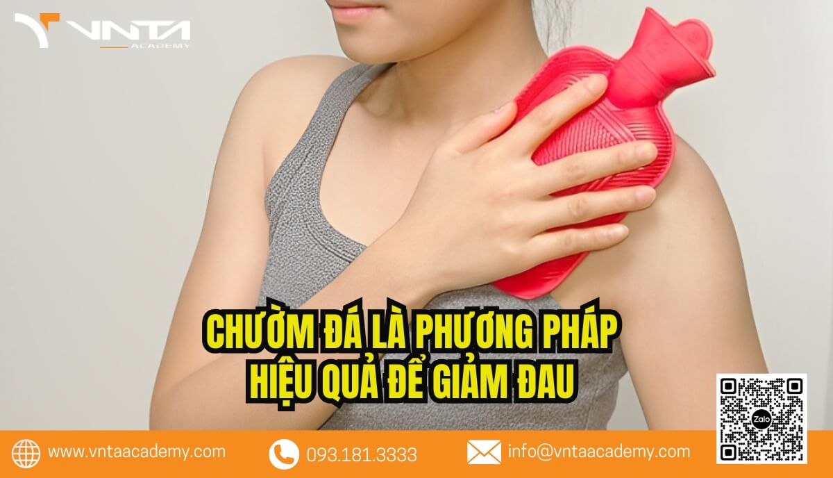 Chườm đá là phương pháp hiệu quả để giảm đau. Bạn có thể chườm đá lên vùng bị đau trong khoảng 15 - 20 phút mỗi lần, vài lần mỗi ngày.